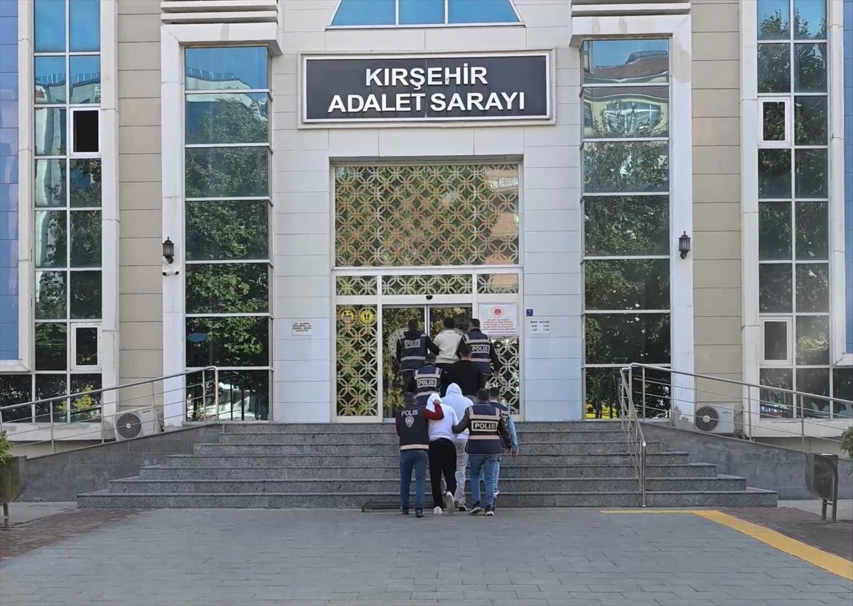 Kırşehir'de çeşitli suçlardan gözaltına alınan 5 şüpheliden 3'ü tutuklandı