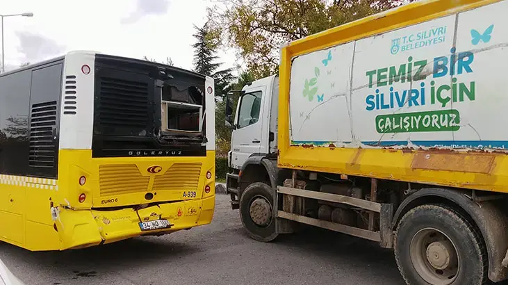 Silivri'de çöp kamyonu ile İETT otobüsü çarpıştı