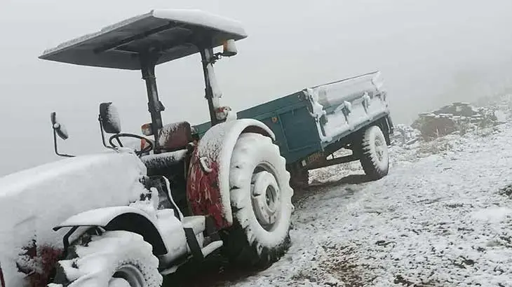 Manisa'ya mevsimin ilk karı yağdı