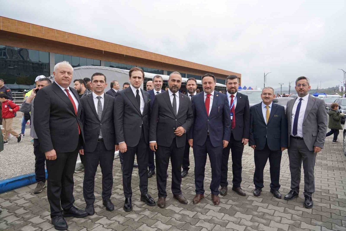 Milletvekili Karayel, BARÜ'de Bilimfest atölyelerini ve kütüphaneyi gezdi
