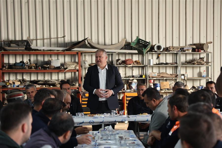 [BELEDIYE · İzmir · Urla] Fen İşleri Müdürlüğümüzde görev yapan emekçi arkadaşlarımızla bir araya geldik