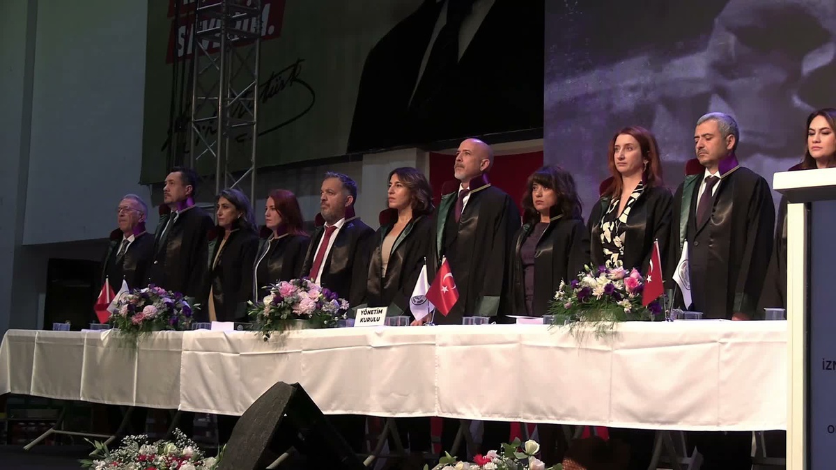 İzmir Barosu Genel Kurulu'nda ilk gün mali denetim eleştirisiyle tamamlandı