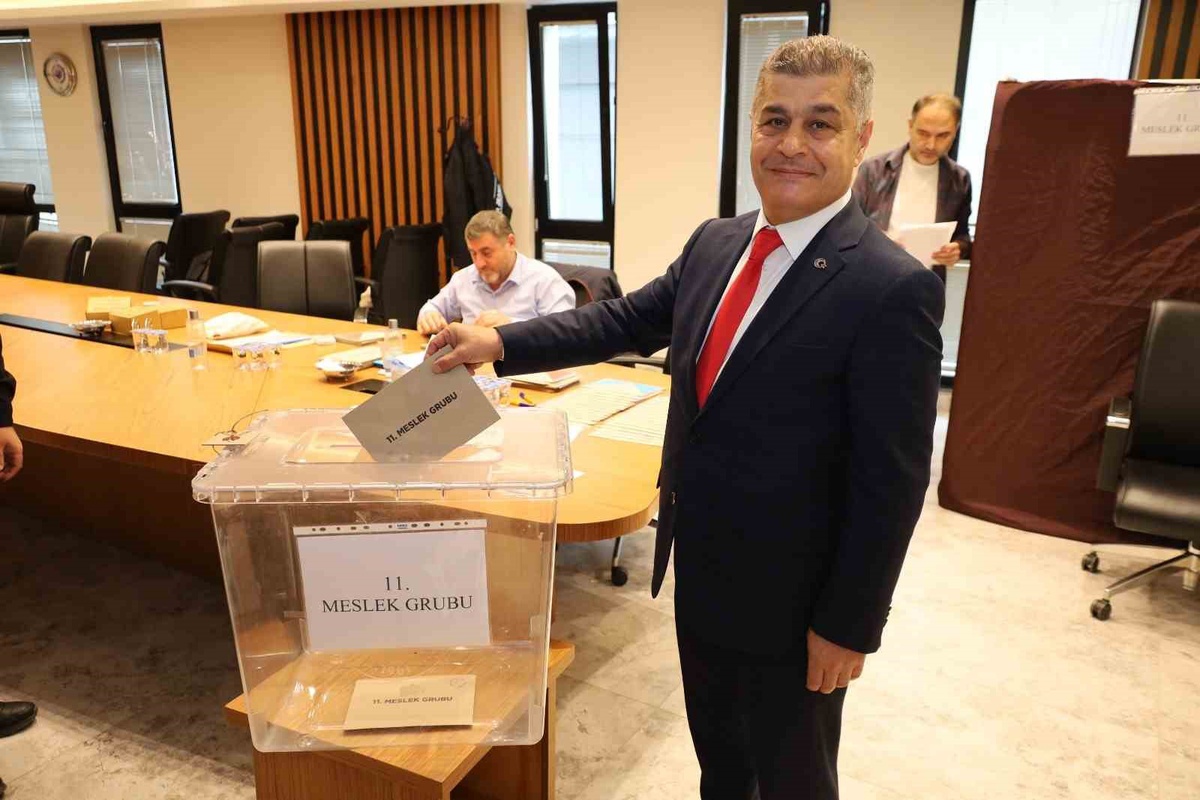 Bafra TSO seçiminde Göksel Başar'ın kırmızı listesi 12 grubun tamamını kazandı