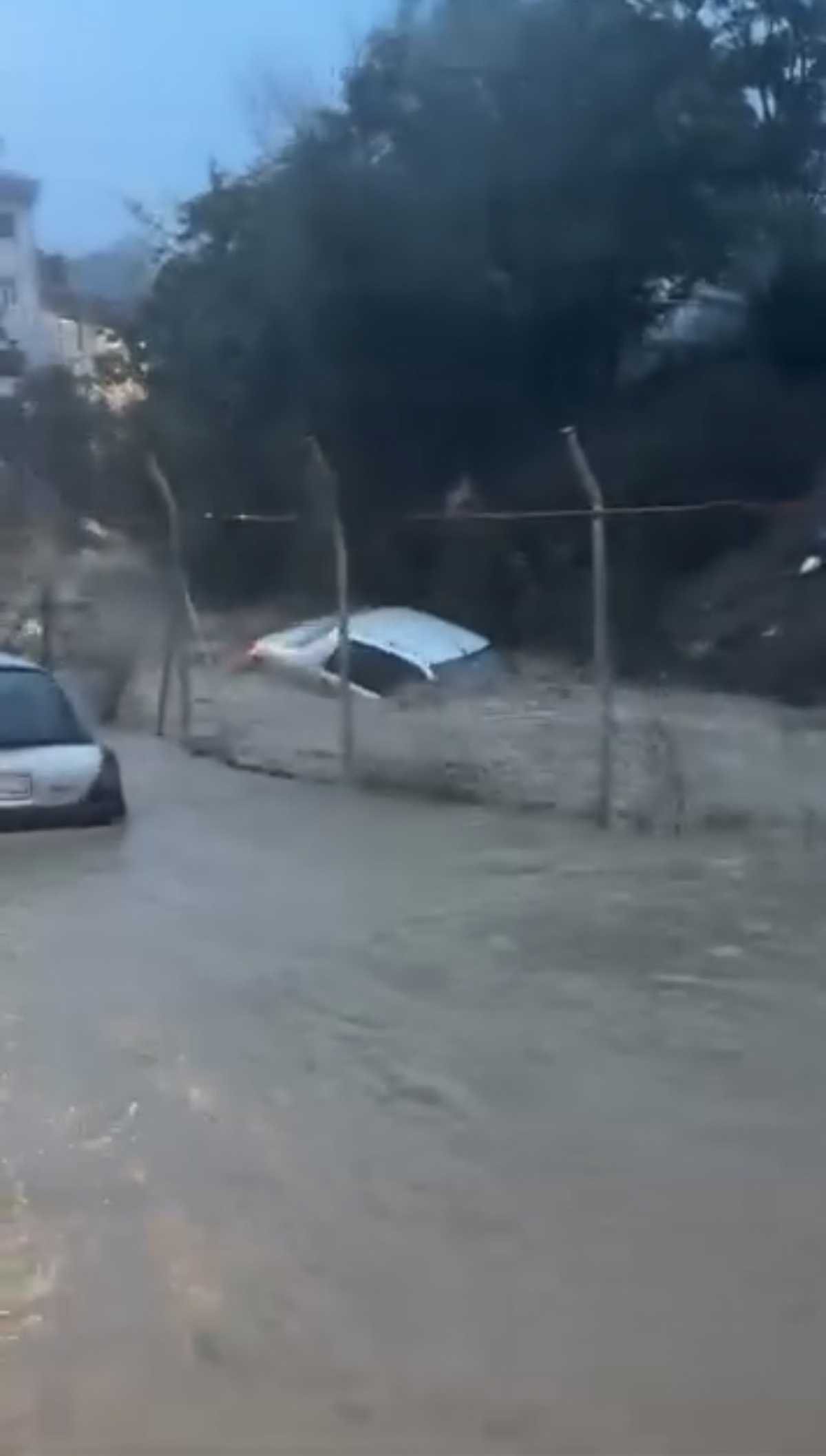 Sarıyer'de selde kaybolan Ahmet Derin'in aracına ait yeni görüntüler ortaya çıktı
