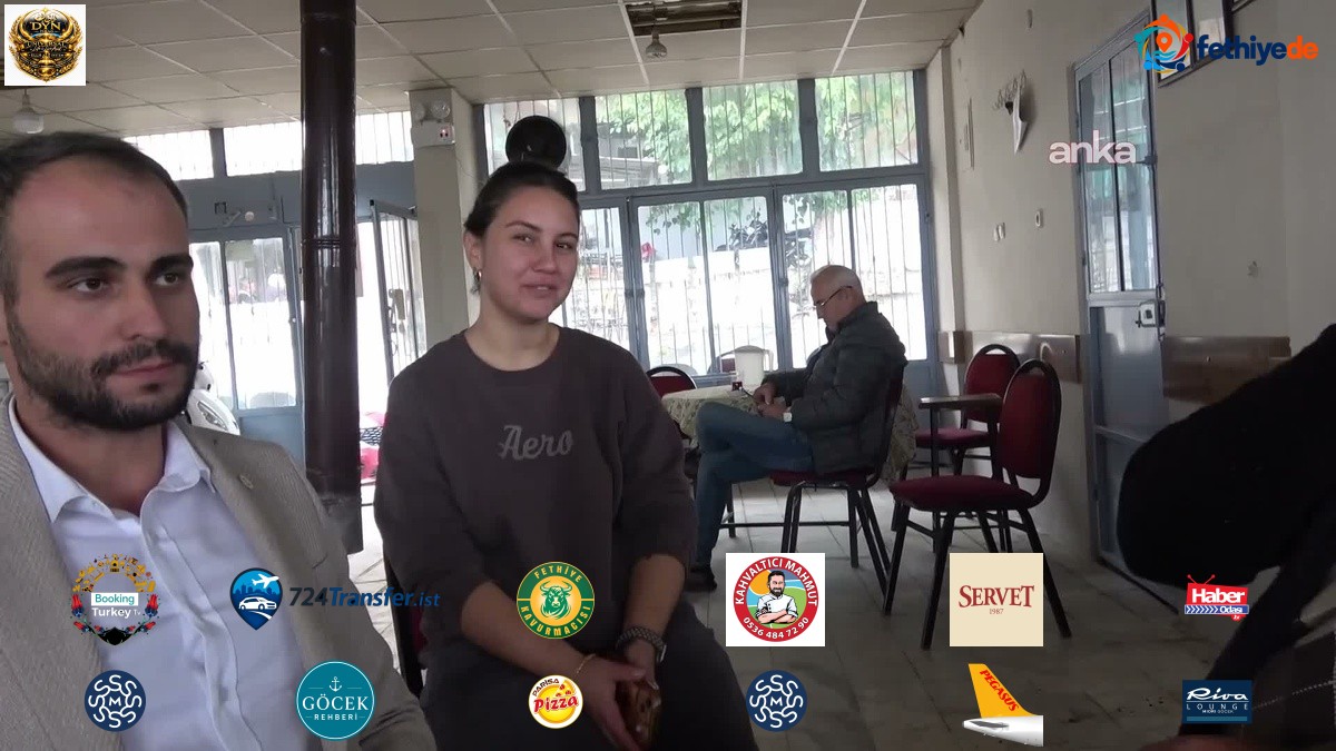 Aydın Germencik'te Ceren Uslu, köyünde tek kadın esnaf olarak kahvehane işletiyor