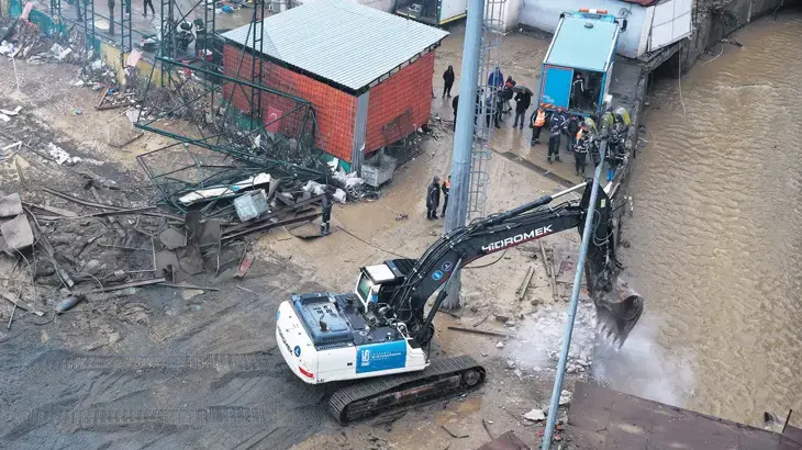 Ayazağa’da yıkım başladı