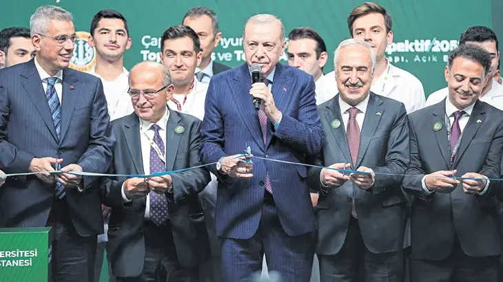 Cumhurbaşkanı Erdoğan, İstanbul’daki törende açıkladı: 38 bin sağlık personeli müjdesi
