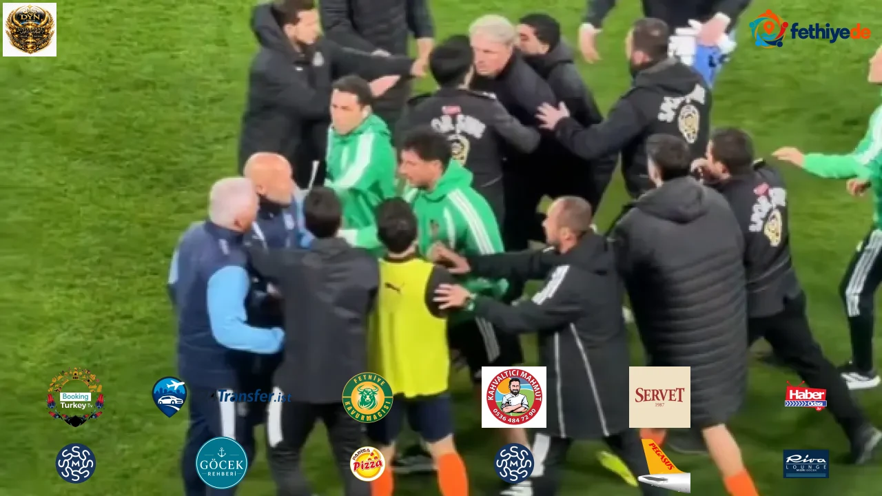 Süper Lig'de iki teknik adam birbirine girdi! Kırmızı kart çıktı