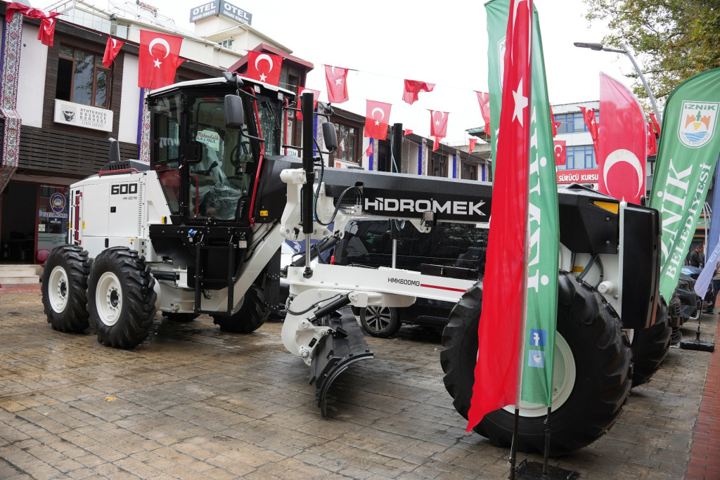[BELEDIYE · Bursa · İznik] İznik Belediyesi Araç Filosunu Yeni Greyder İle Güçlendirdi