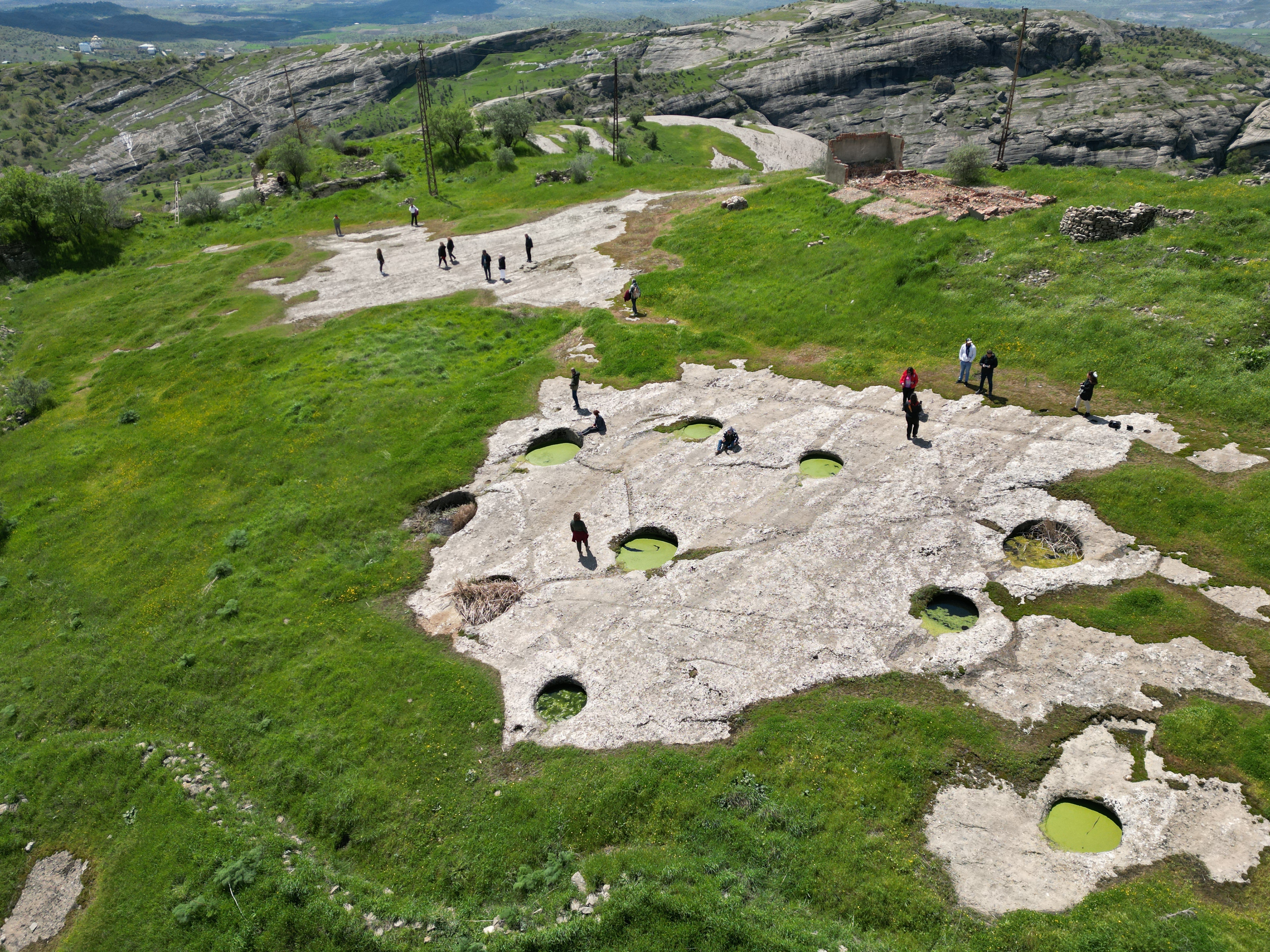 [BELEDIYE · Diyarbakır · Kulp] Yerli turistlerin kulp ilçesinde bulunan kefrum kalesine ilgisi gün geçtikçe artıyor