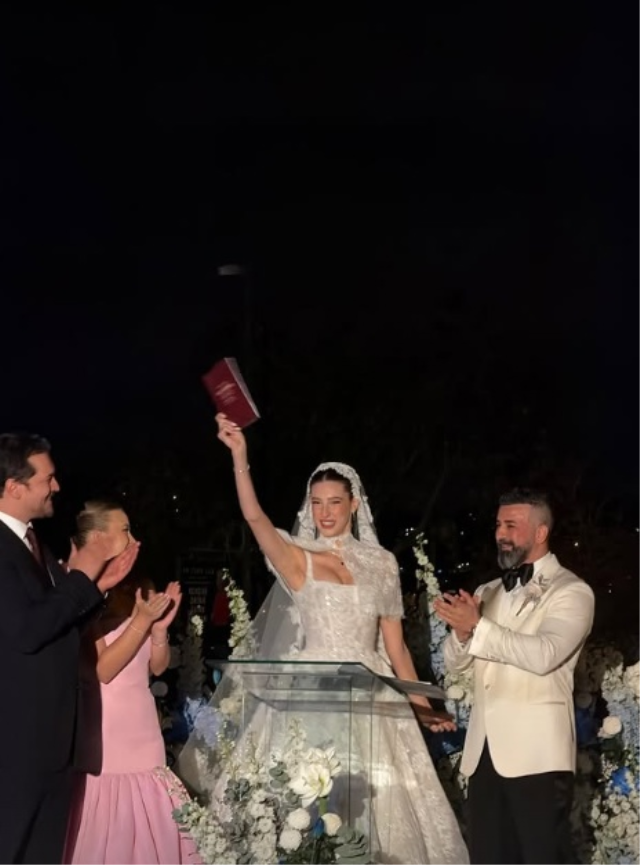 Itır Esen ve Engin Aykanat’ın düğününe ünlüler akın etti