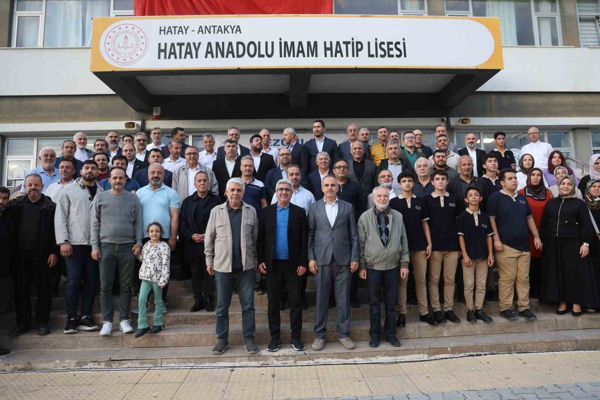 Antakya'da Hatay Anadolu İmam Hatip Lisesi mezunları 2. kez buluştu