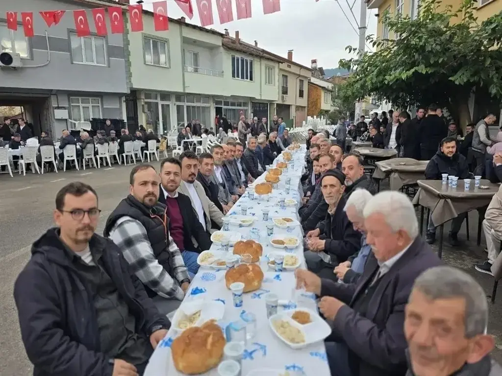 Bursa’da tavuklu pilav etkinliği sonrası 182 kişi hastanelik oldu! Ayranlardan numune alındı