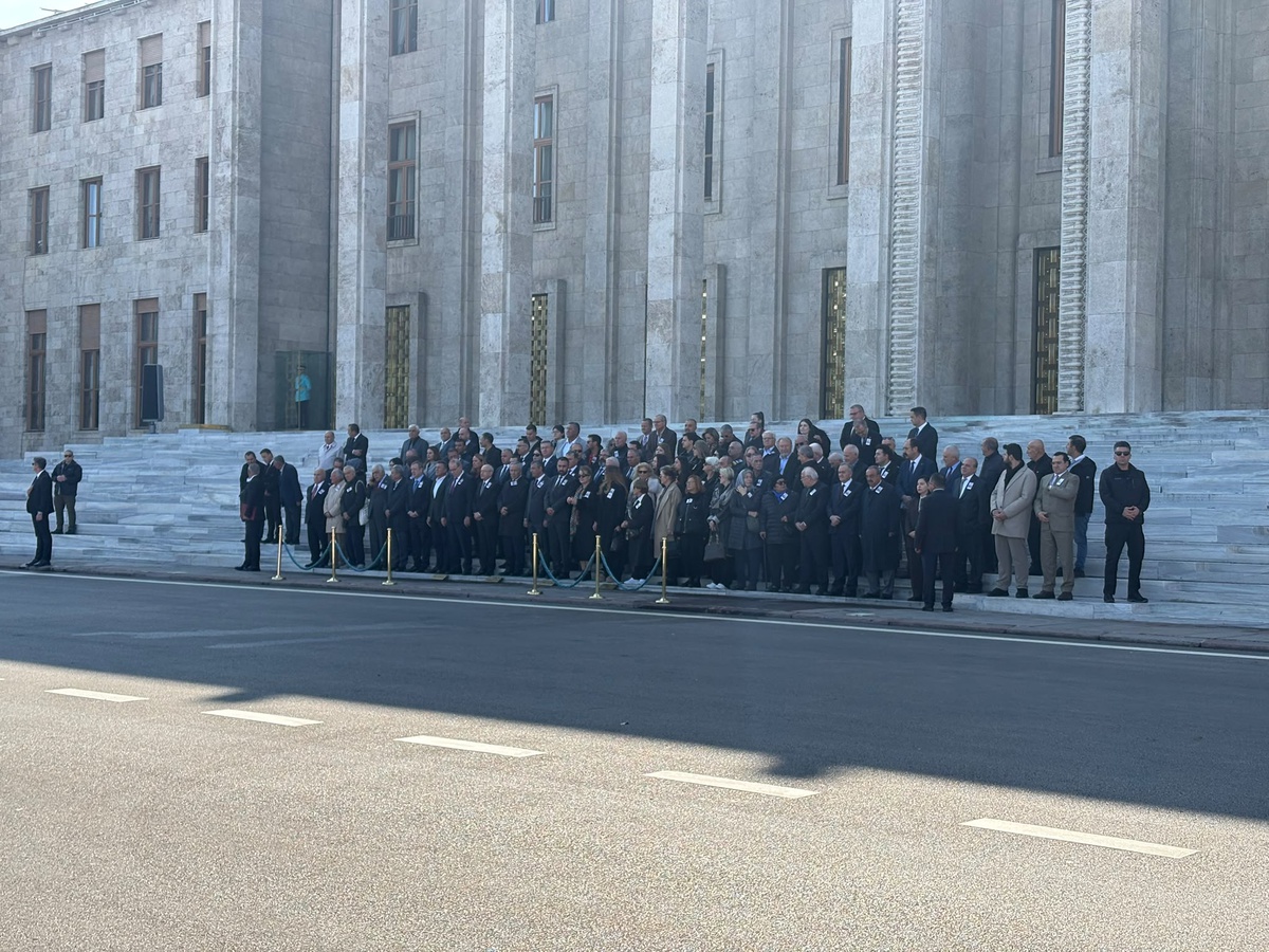 Eski milletvekili Hasan Gülay'ın TBMM'deki törene Özgür Özel ve Kılıçdaroğlu katıldı