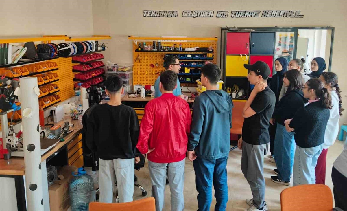Bayburt'taki Deneyap Atölyesi'nde yeni dönemin ilk dersleri başladı
