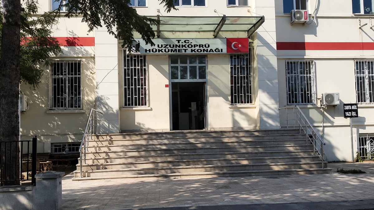 Edirne Uzunköprü'de yurt dışına çıkmaya çalışan 4 FETÖ şüphelisinden 3'ü tutuklandı