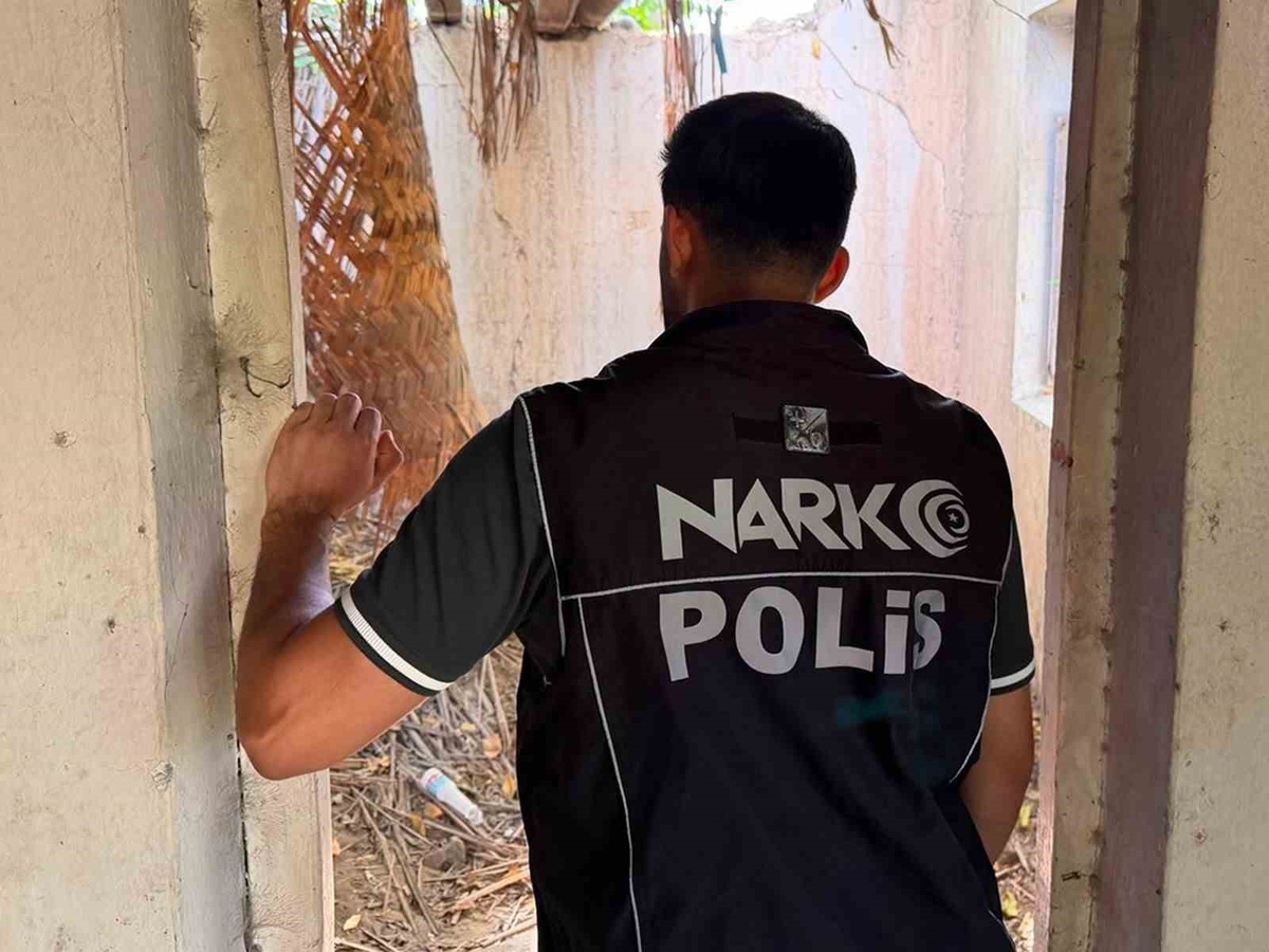Iğdır'da okul çevreleri, servisler ve metruk binalar emniyet ekiplerince denetleniyor