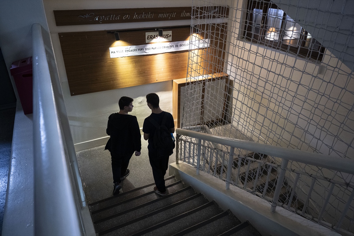 Atatürk'ün isteğiyle 79 kızla başlayan Ankara Lisesi 103 yıldır eğitim veriyor