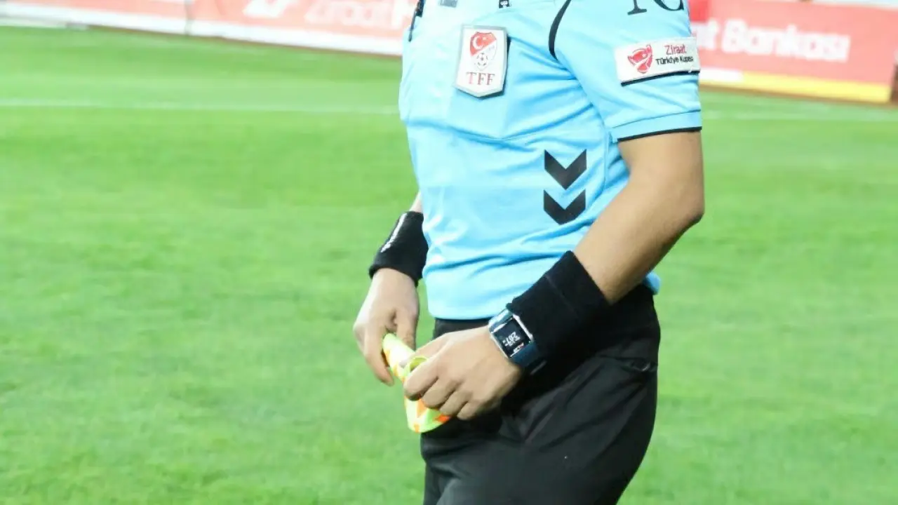UEFA'dan 3 Türk hakeme görev!
