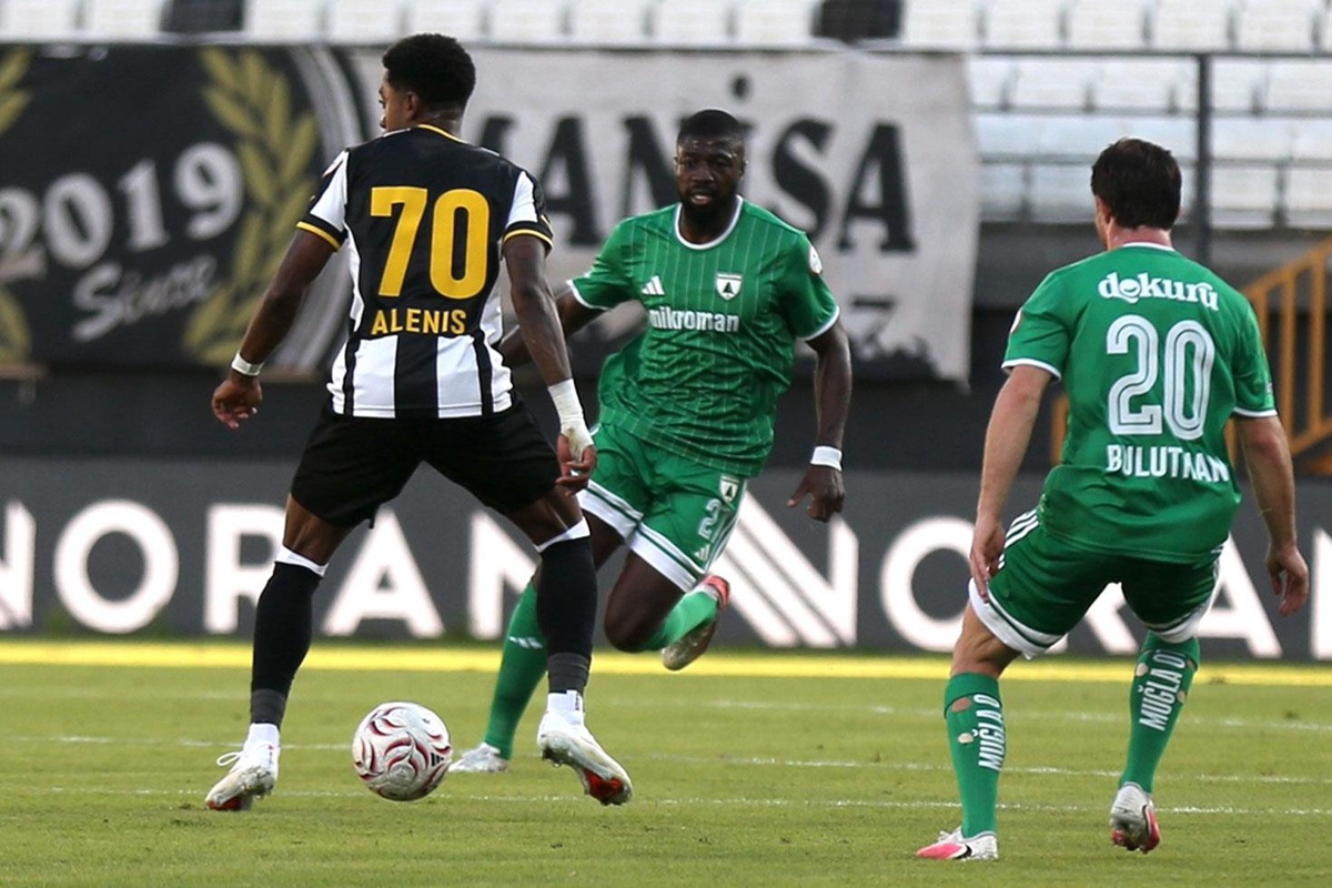 2 penaltı kaçtı, 1 kırmızı kart çıktı! 1. Lig'de 4-3'lük nefes kesen maç