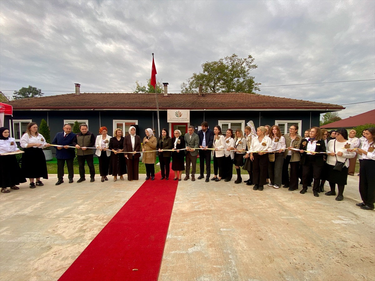 Düzce'de 21 kadın üreticinin ortak olduğu tarımsal kooperatif açıldı