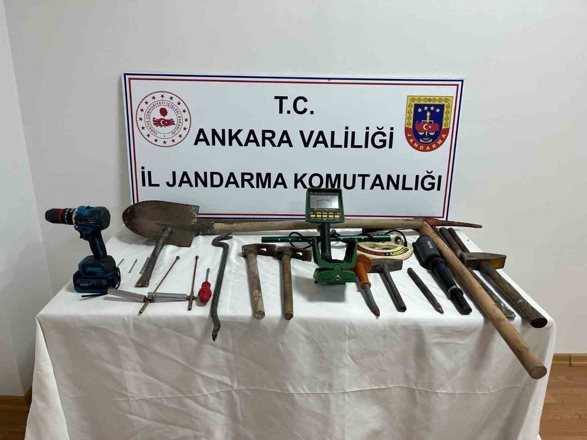 Ankara'da jandarmanın kaçak malzeme operasyonunda 11 kişi hakkında işlem başlatıldı