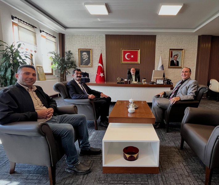 [BELEDIYE · Giresun · Şebinkarahisar] Muhtarlar derneği başkanı sayın cafer kesik ve ilçemizde görev yapan kıymetli muhtarlarımızı belediyemizde ağırlamaktan memnuniyet duyduk