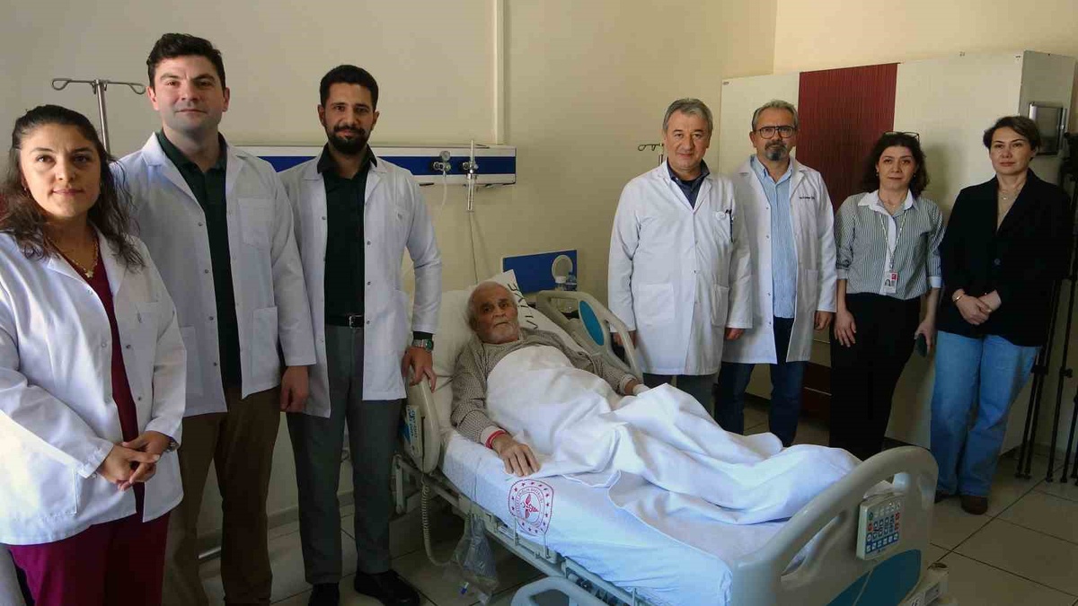 Giresun'da pelvik böbrek anomalili mesane kanseri ameliyatı Türkiye'de ilk kez oldu