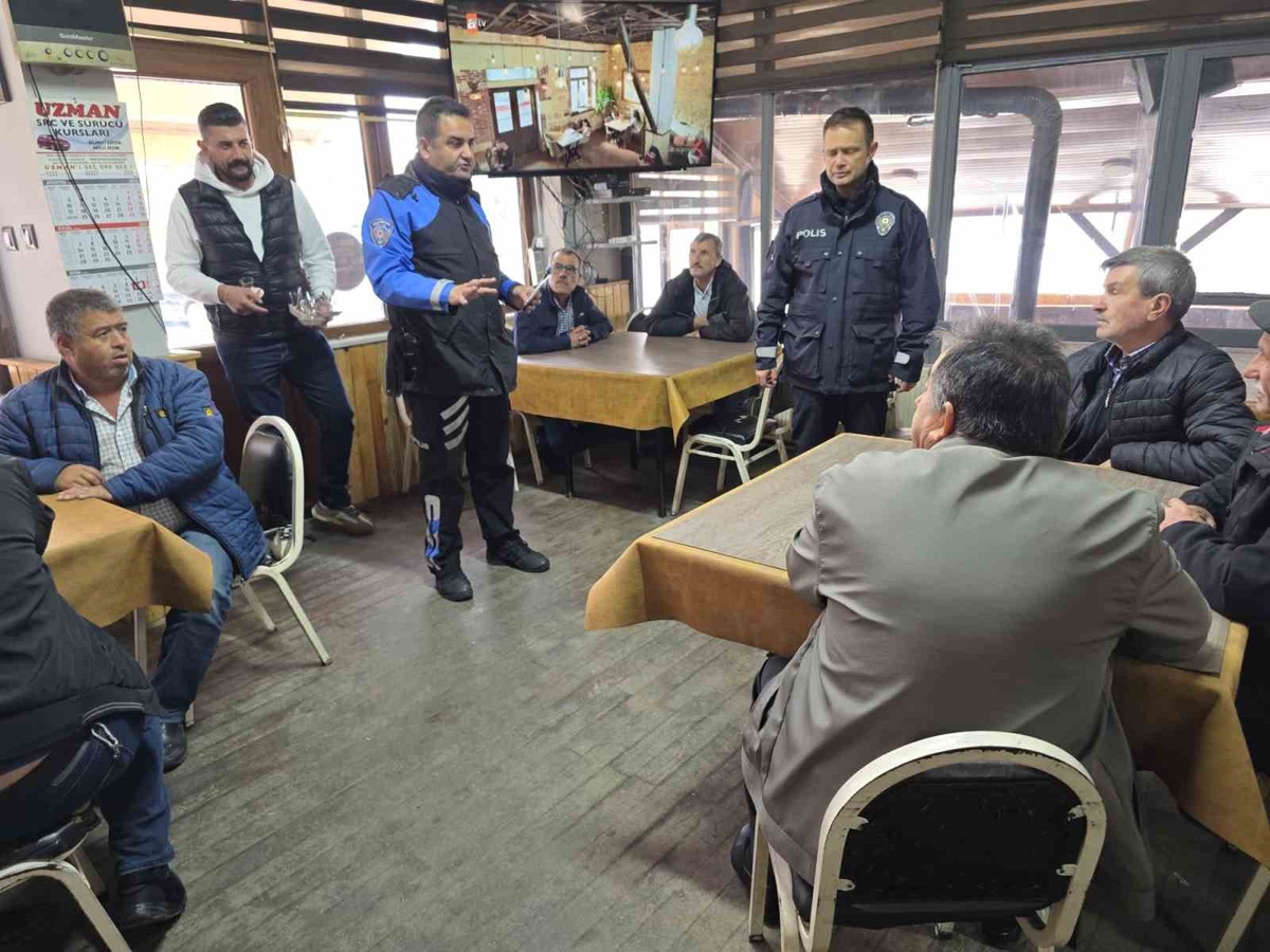 Bozüyük'te polis kıraathanelerde sahte para ve dolandırıcılığa karşı uyardı