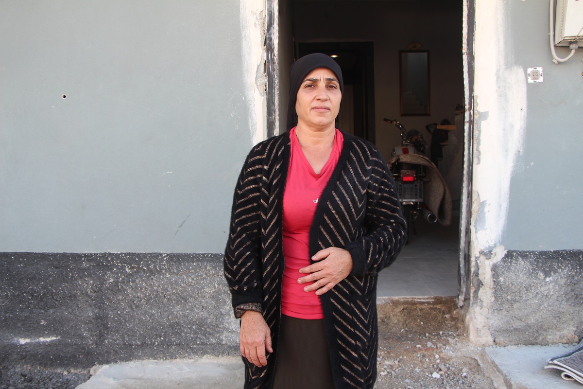 Adana Yüreğir'de eve EYP atıldı, 2'si çocuk 6 kişi panikle dışarı çıktı