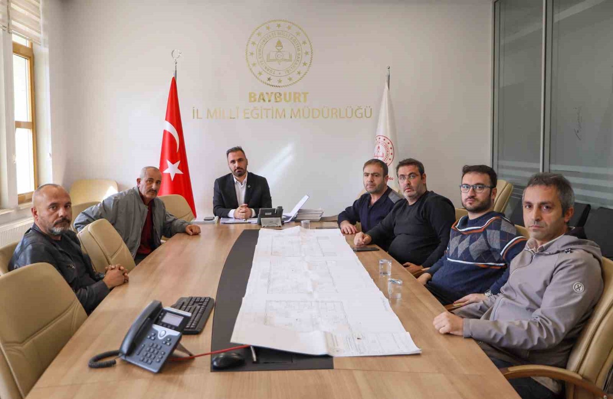 Bayburt'ta Dede Korkut Öğrenci Yurdu'nda deprem güçlendirme toplantısı yapıldı