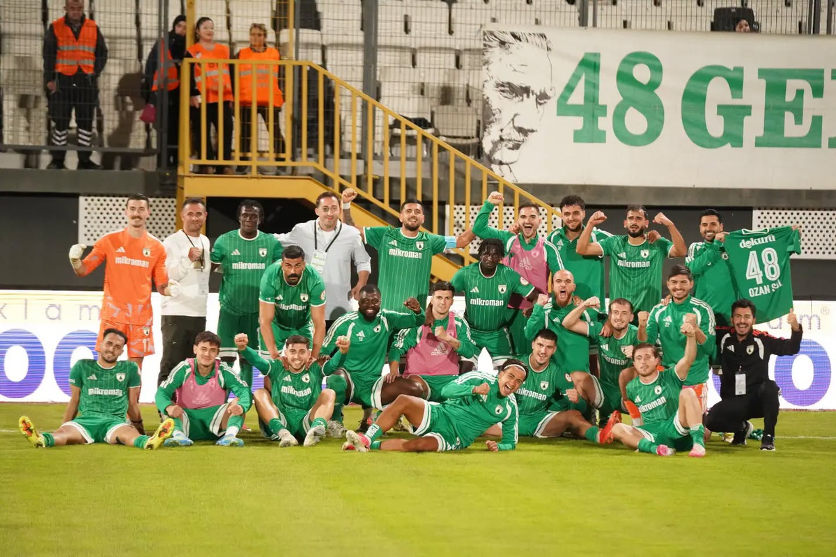 Muğlaspor deplasmanda Manisa FK'yı 4-3 yenerek 15 puanla 9. sıraya yükseldi