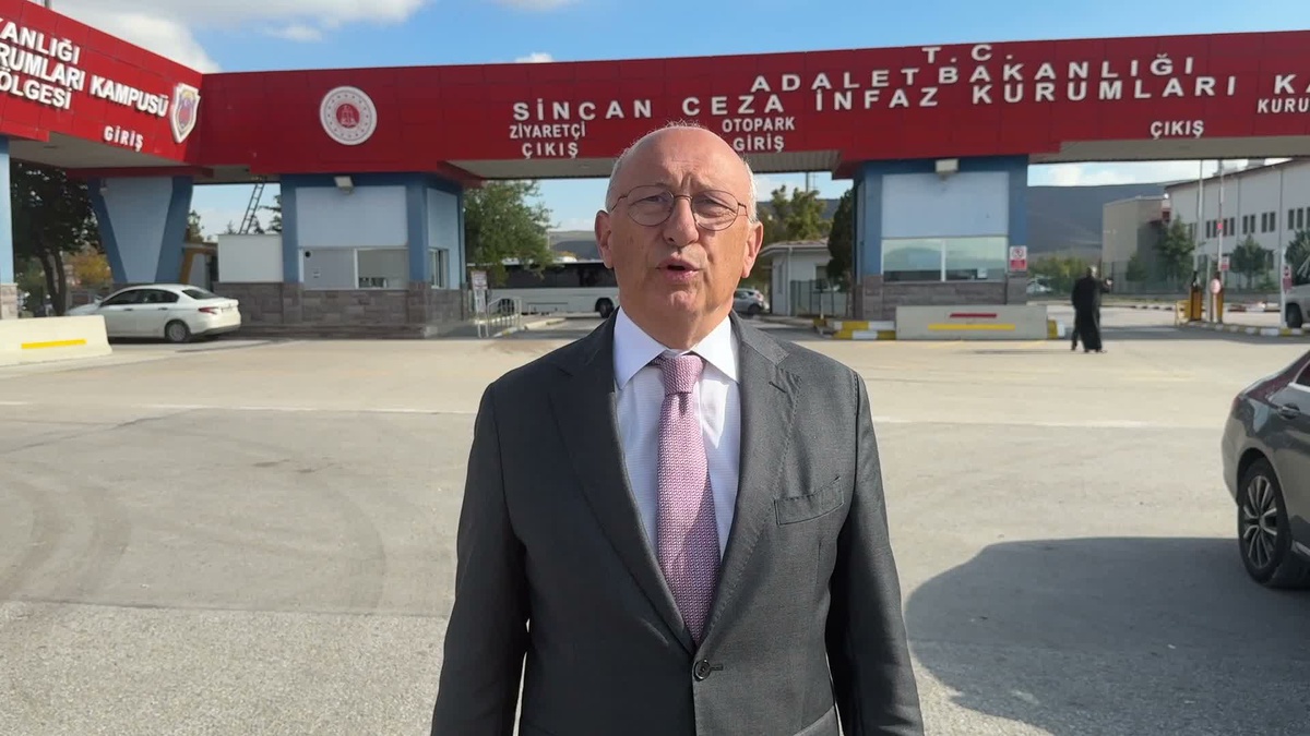 Çakırözer, Sincan Cezaevi'ndeki gazetecilere 'Gazetecilik suç değildir' dedi