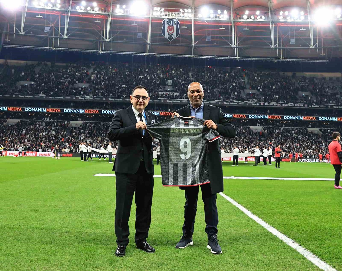 Les Ferdinand, Beşiktaş taraftarını 'eşsiz' diye nitelendirdi