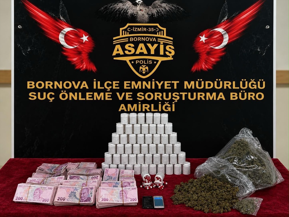 İzmir Bornova'da uyuşturucu operasyonunda 616 bin 900 TL bulundu, 5 zanlı gözaltında
