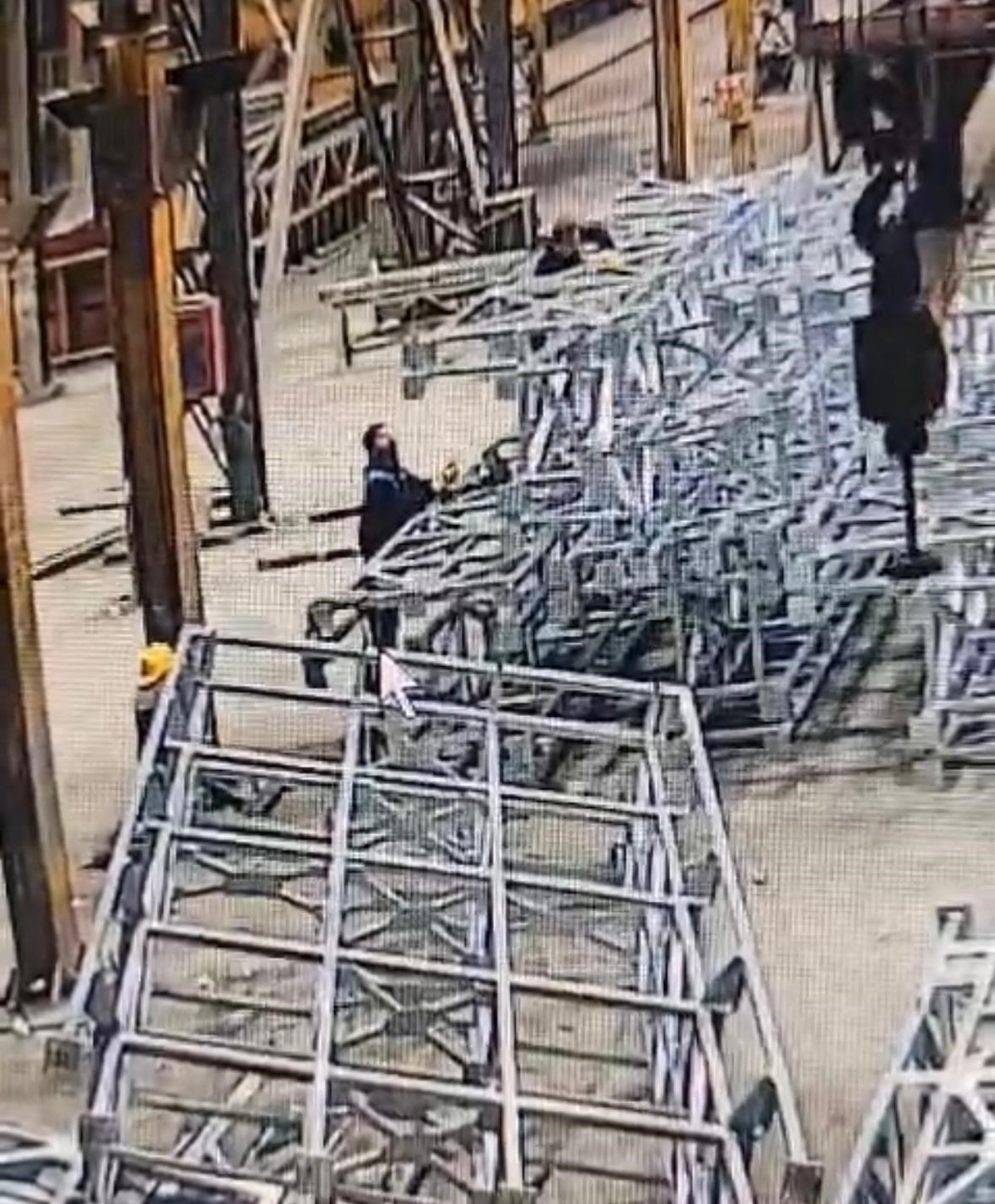 Ankara Kahramankazan'da platformun altında kalan 24 yaşındaki işçi hayatını kaybetti
