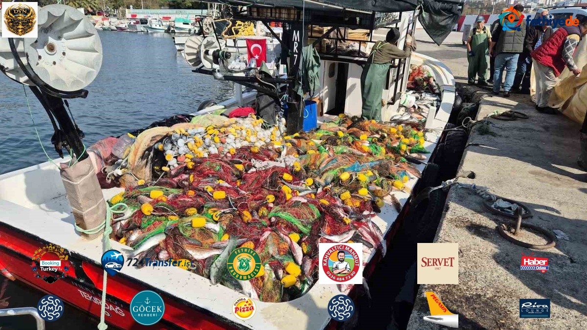 Tekirdağ Süleymanpaşa'da balıkçılar 1,5 ton kefalle limana döndü