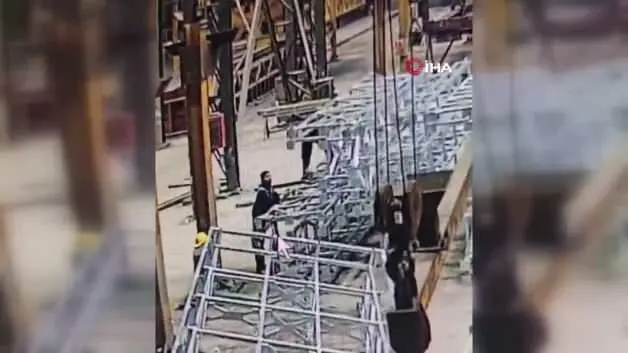 Ankara'da kahreden ölüm kamerada: Çelik platformun altında kaldı