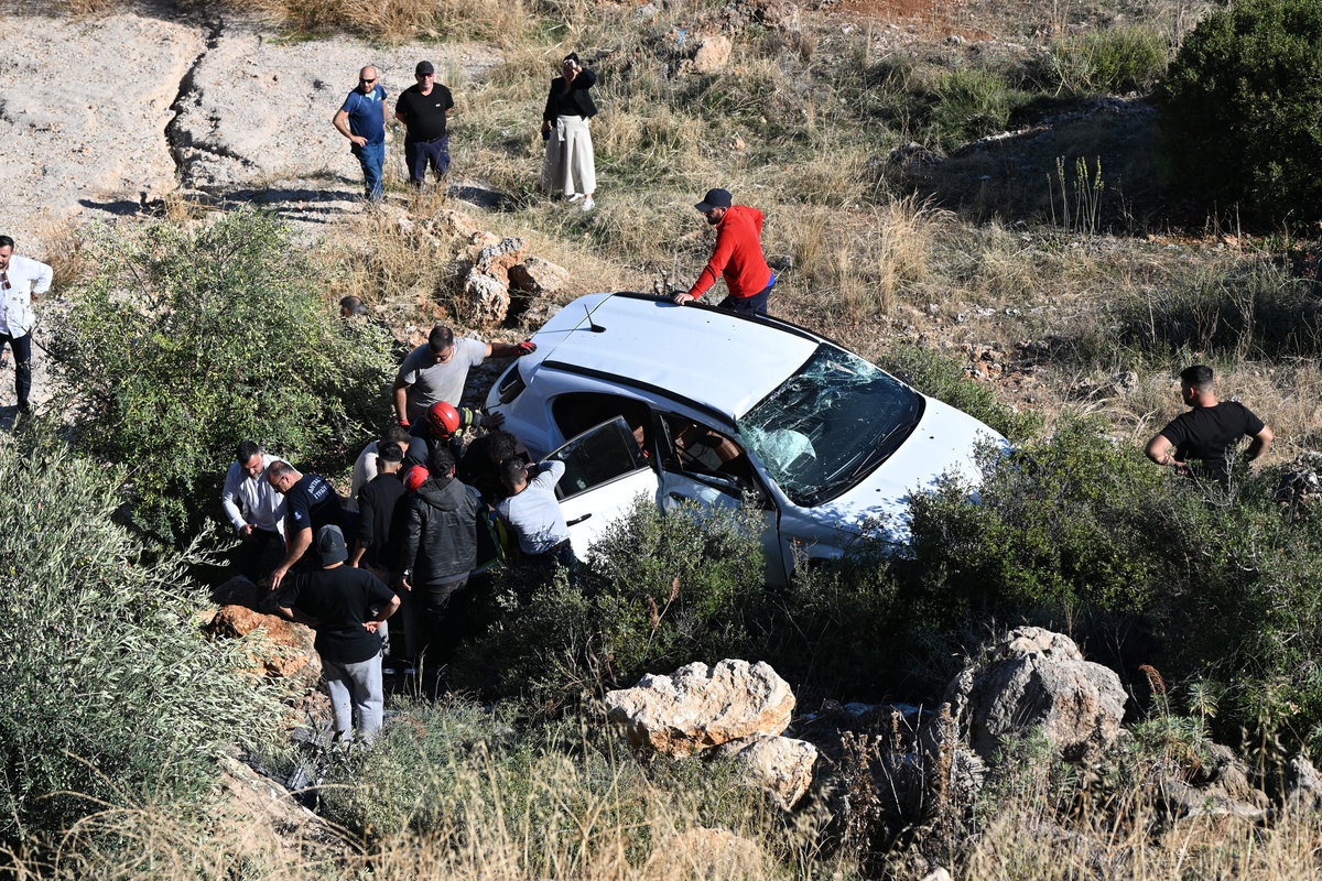 Antalya'da seyir terasındaki otomobil 30 metreden yuvarlandı! Görgü tanığı: Araç aşağı uçuverdi