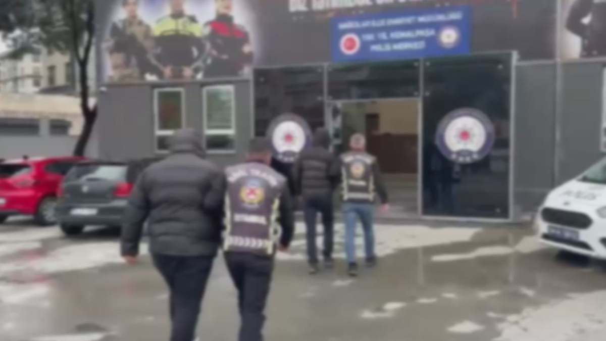 Bağcılar'da trafikte araçtan inip tartışan 2 sürücüye 360 bin lira ceza! Ehliyetleri 60 gün geri alındı