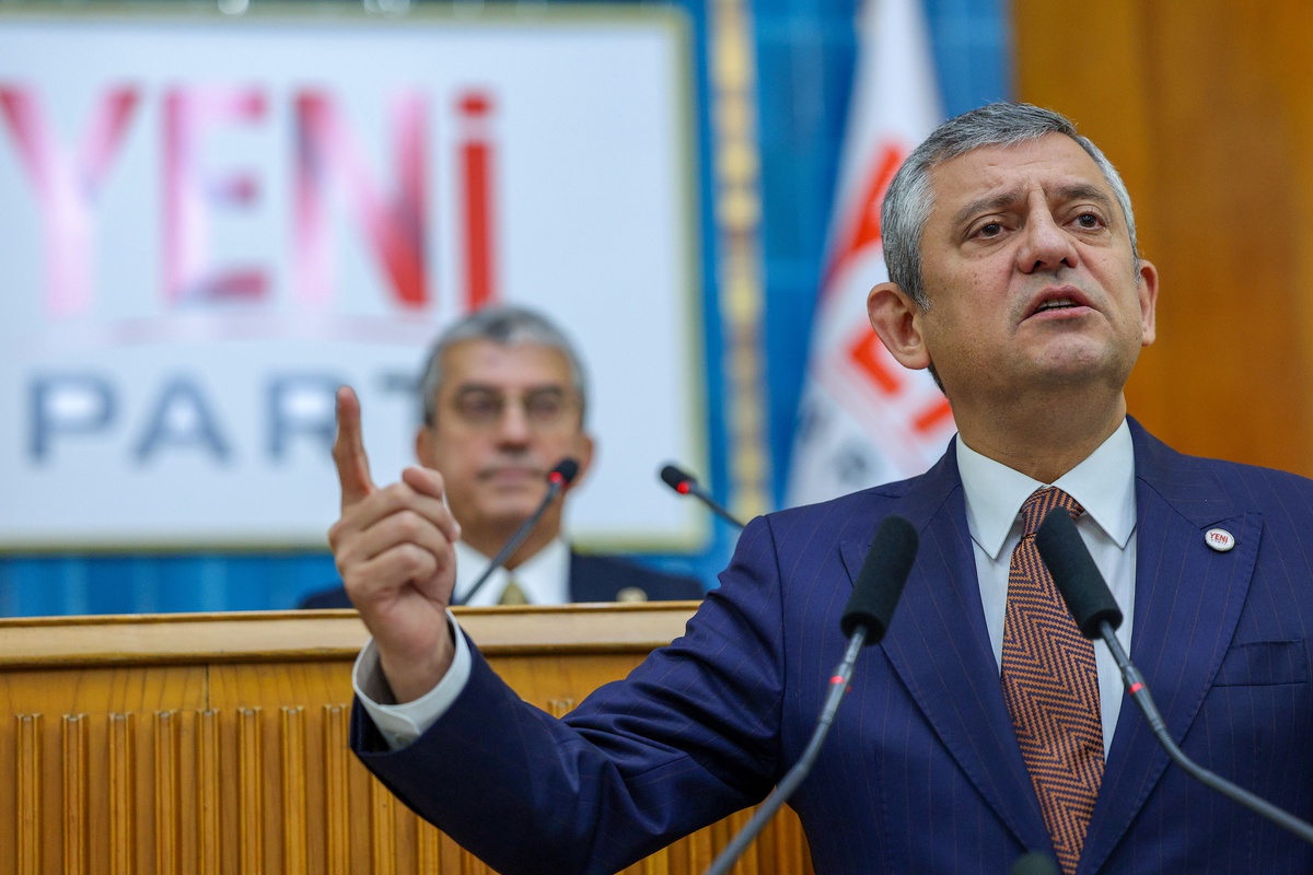 Özgür Özel'den fon krizi ve SPK istifalarına sert tepki: Dün öğlene kadar neredeydin? 2027 bütçesi için de uyardı