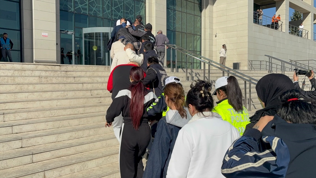 Kırıkkale'de uyuşturucu ve fuhuş operasyonunda 40 zanlıdan 35'i gözaltına alındı