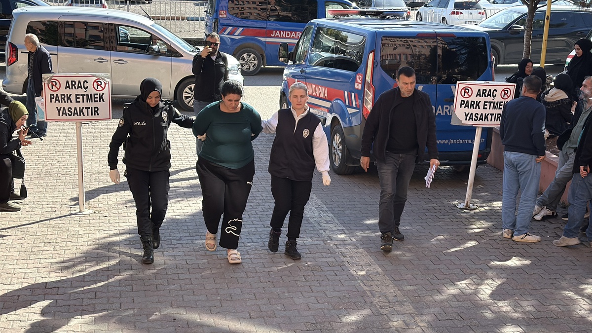 Karabük'te iddiaya göre arkadaşını bıçakla ağır yaralayan kadın tutuklandı
