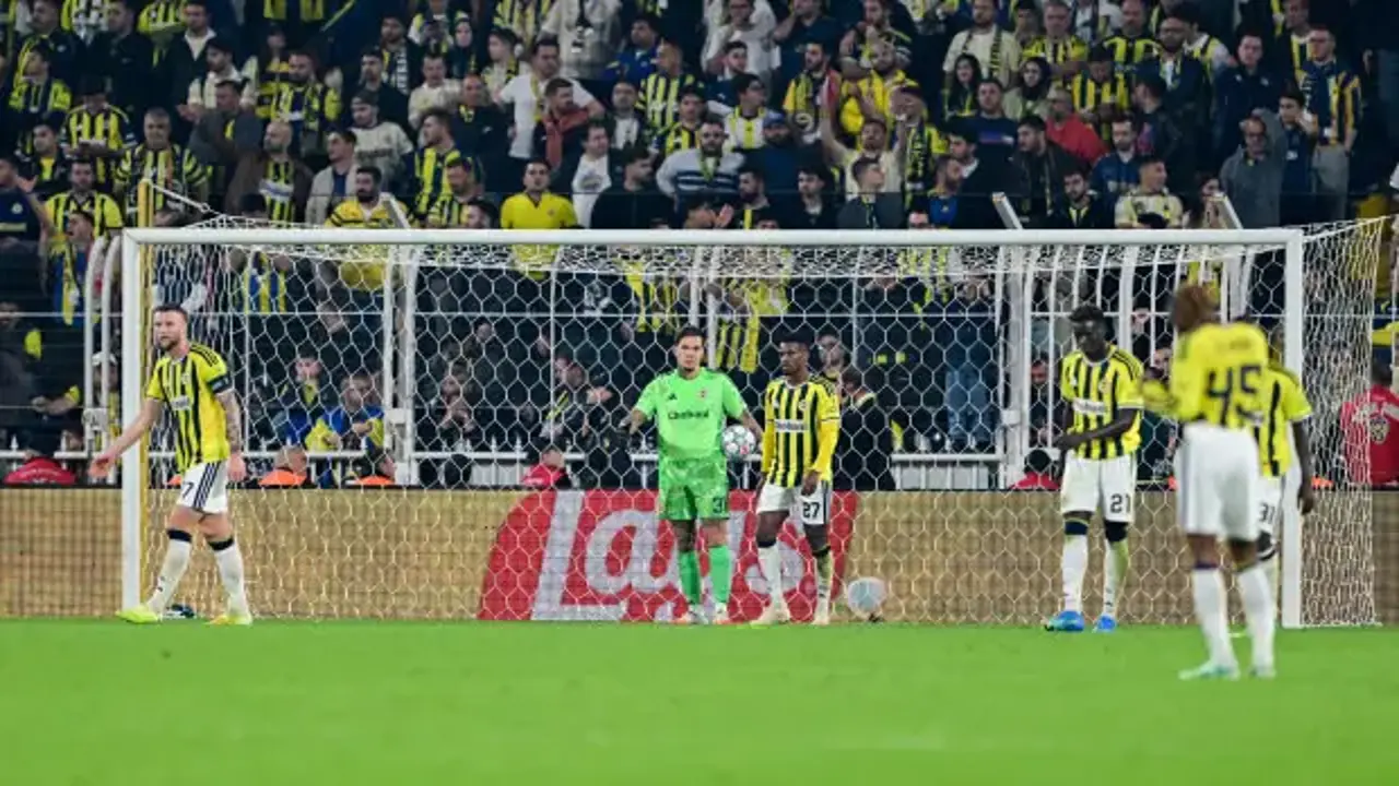 Fenerbahçe 90'da şoku yaşadı! 2-0'dan döndüler