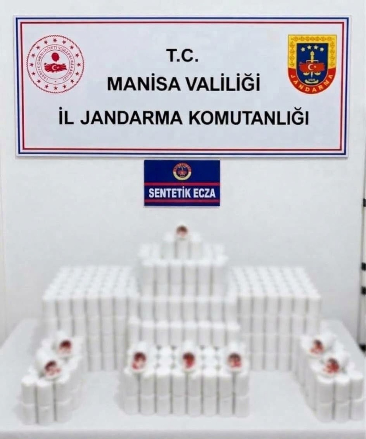 Manisa Şehzadeler'de 42 bin 534 sentetik ecza ele geçirildi, 1 şüpheli tutuklandı