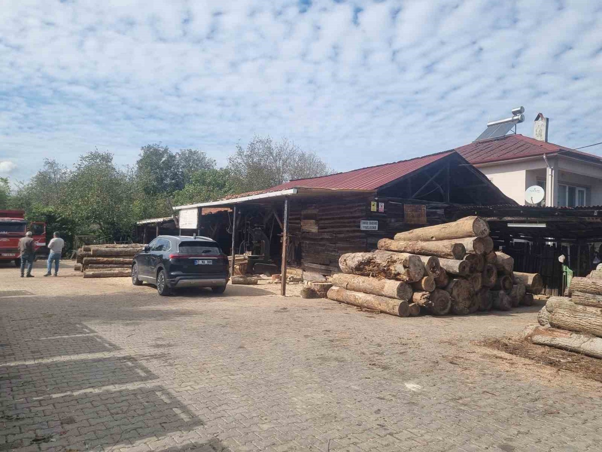 Zonguldak Çaycuma'da bir kişi evinde tüfekle vurulmuş halde bulundu