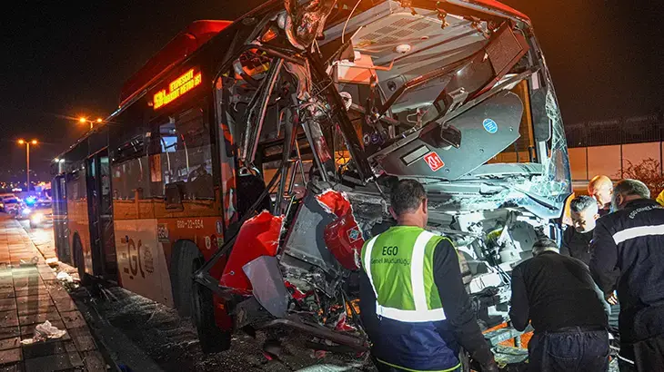 Ankara'da belediye otobüsü kaza yaptı! EGO otobüsü üst geçidin ayağına çarptı: Çok sayıda yaralı var