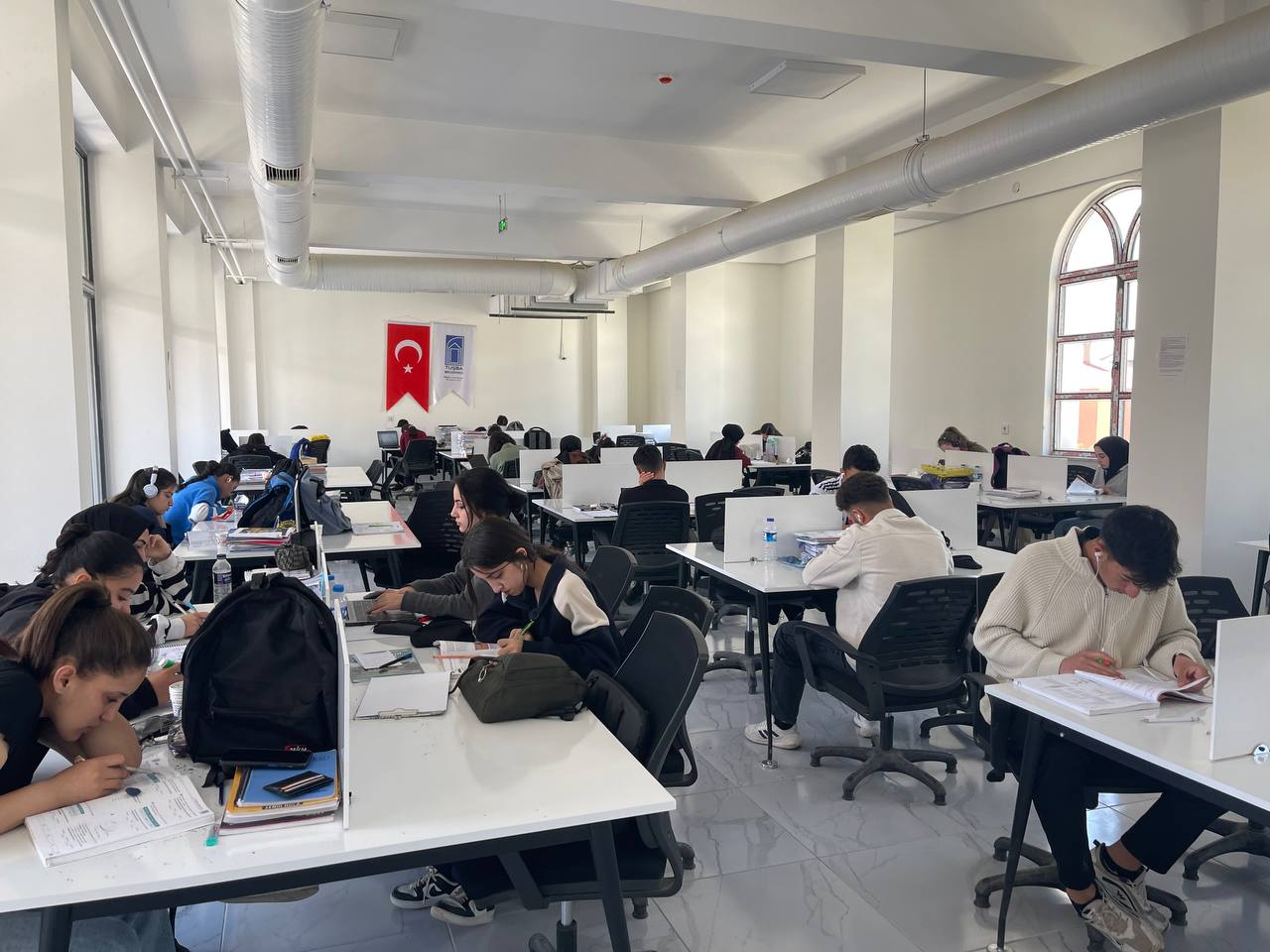[BELEDIYE · Van · Tuşba] Bedesten Etüt Merkezi öğrencileri Sınava Hazırlamaya Devam Ediyor