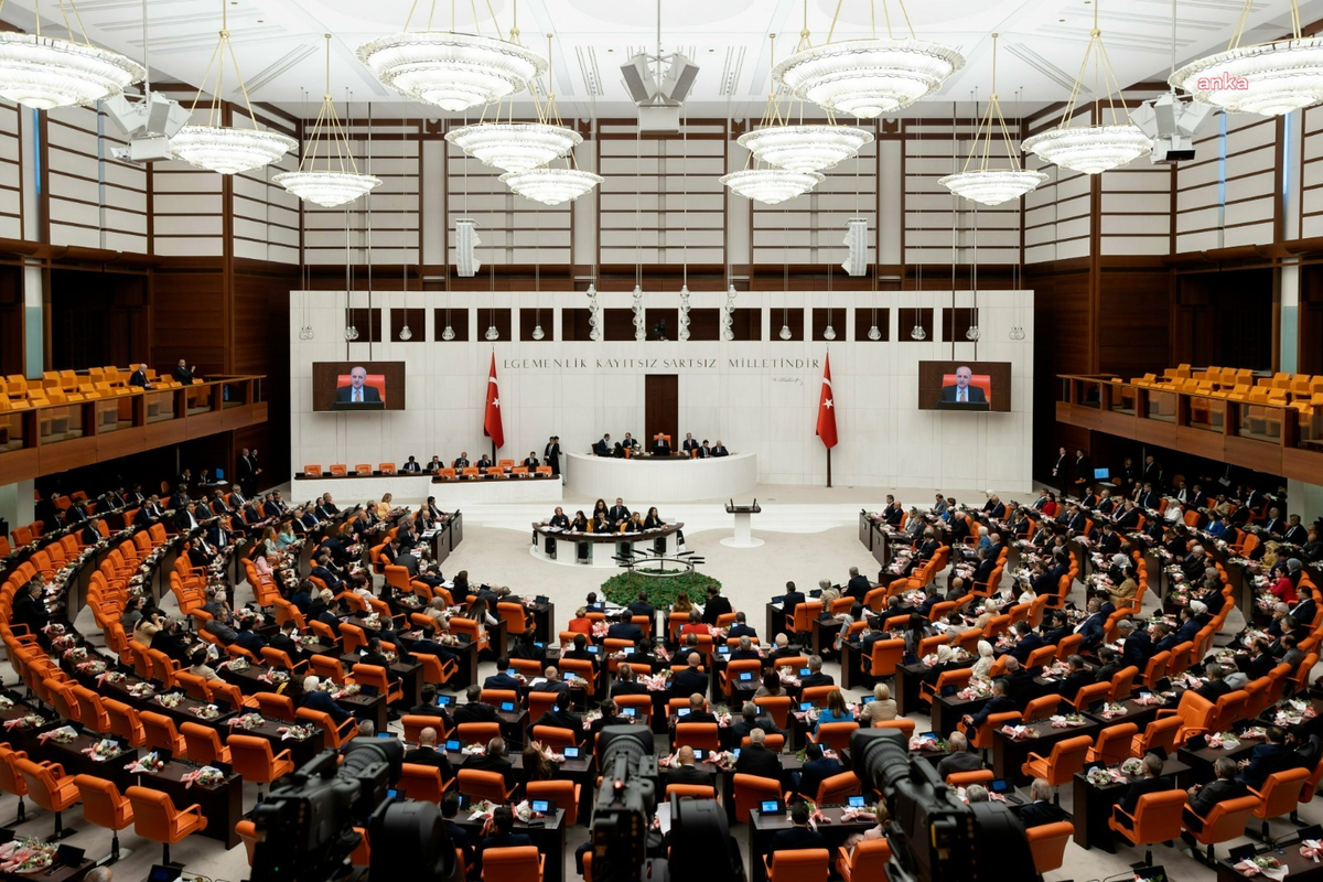 TBMM'de fon teklifinin ilk bölümü tamamlandı, 900 milyar lira iddiası tartışıldı