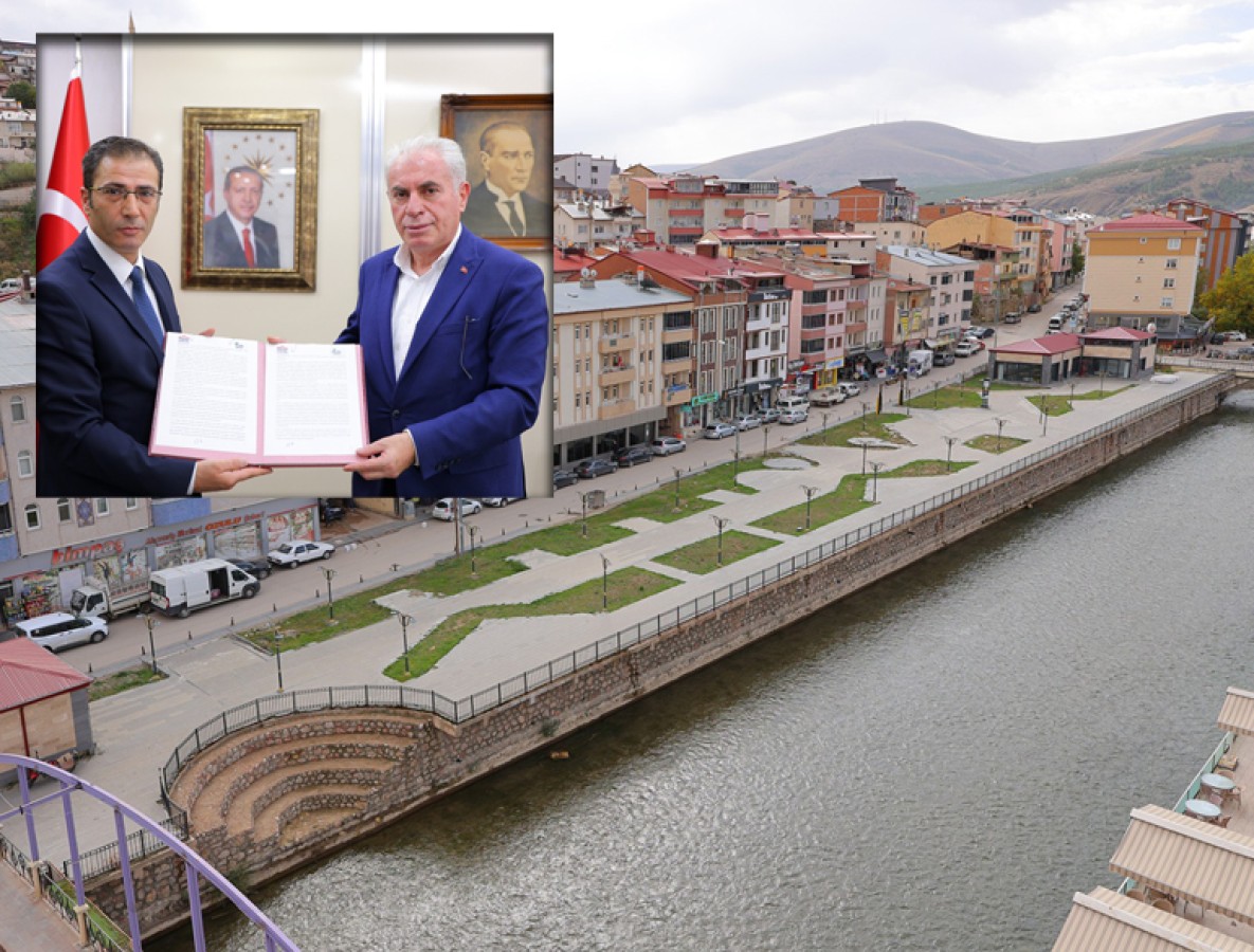 [BELEDIYE · Bayburt] BELEDİYEMİZDEN YÖRESEL ÜRÜNLER İÇİN ÖNEMLİ ADIM Belediyemiz tarafından Şehit Nusret Parkı karşısındaki alanda hayata geçirilmesi planlanan Çoruh Yöresel Ürünler Çarşısı için imzalar atıldı. KUDAKA 2026 Yılı Fizibilite Desteği Programı kapsamında B... 12 Ekim 2026
